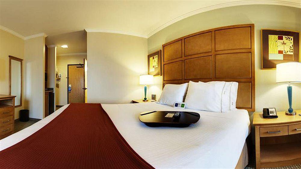 Holiday Inn Express & Suites Santa Clara - Silicon Valley By Ihg Exterior photo