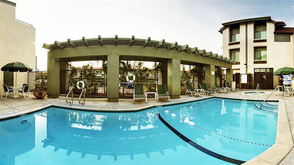 Holiday Inn Express & Suites Santa Clara - Silicon Valley By Ihg Exterior photo