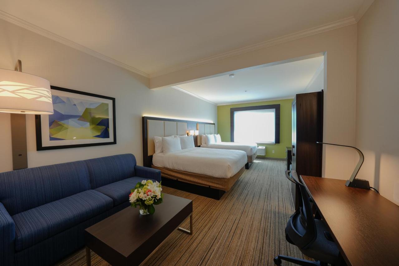 Holiday Inn Express & Suites Santa Clara - Silicon Valley By Ihg Exterior photo
