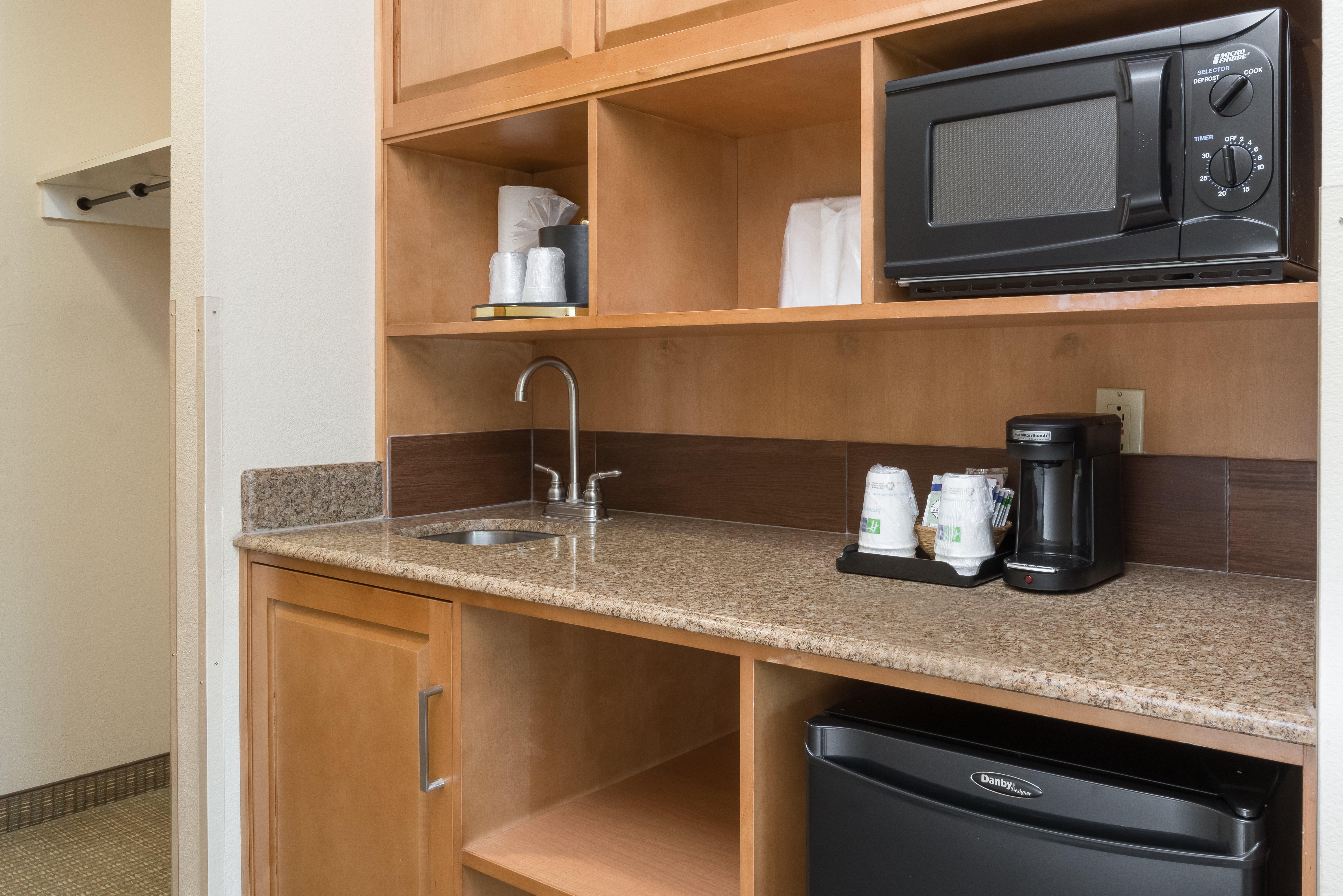 Holiday Inn Express & Suites Santa Clara - Silicon Valley By Ihg Exterior photo