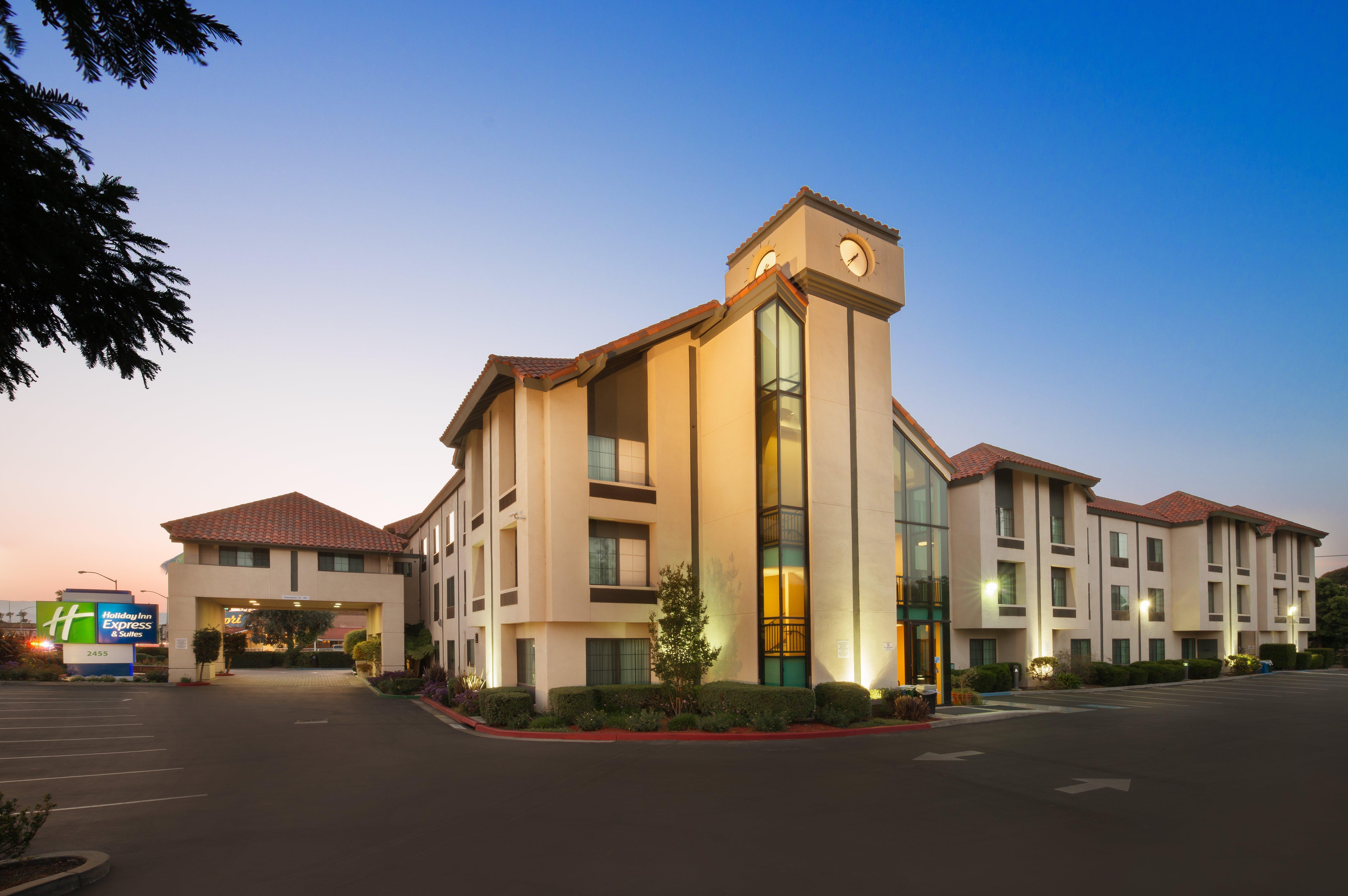 Holiday Inn Express & Suites Santa Clara - Silicon Valley By Ihg Exterior photo