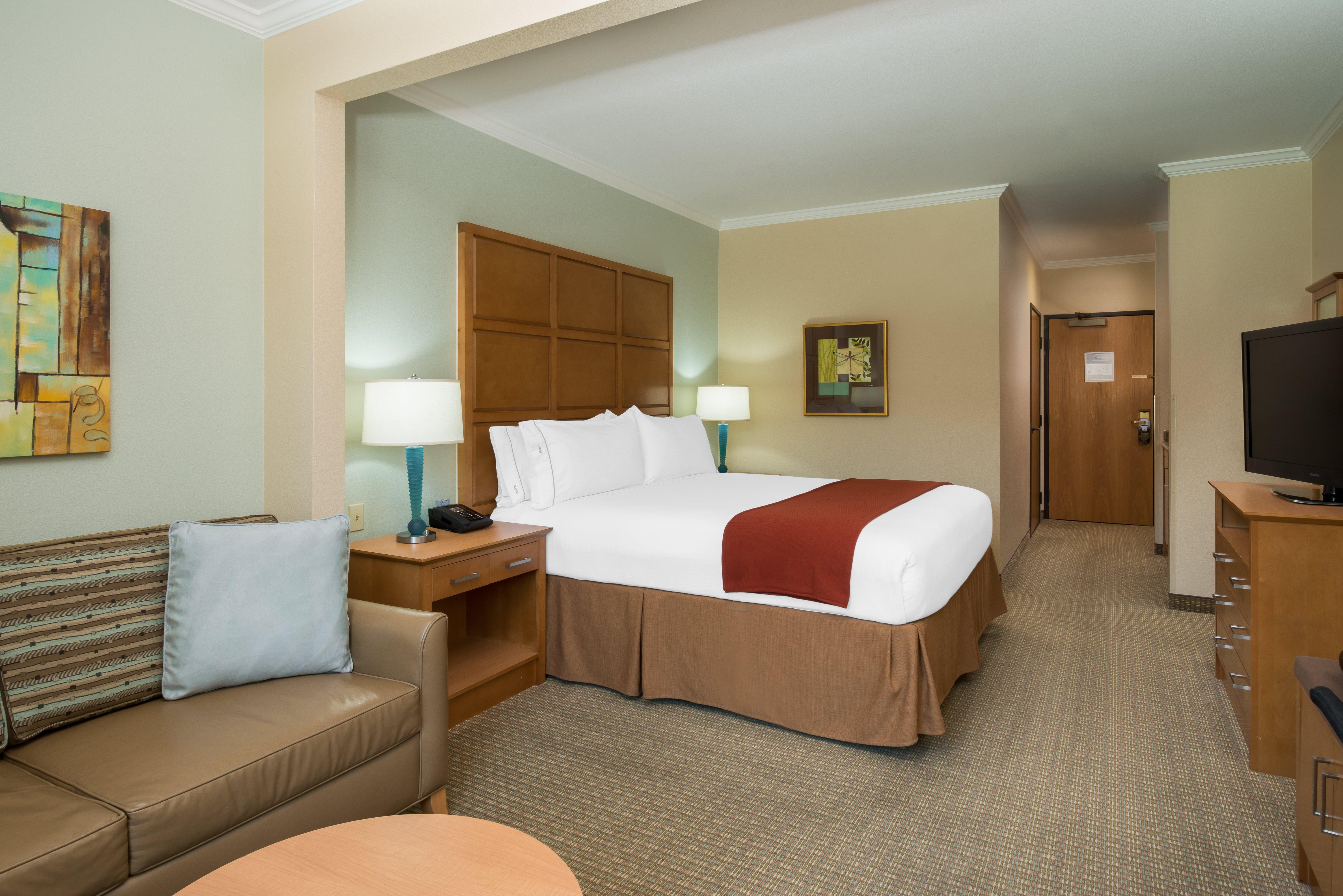 Holiday Inn Express & Suites Santa Clara - Silicon Valley By Ihg Exterior photo