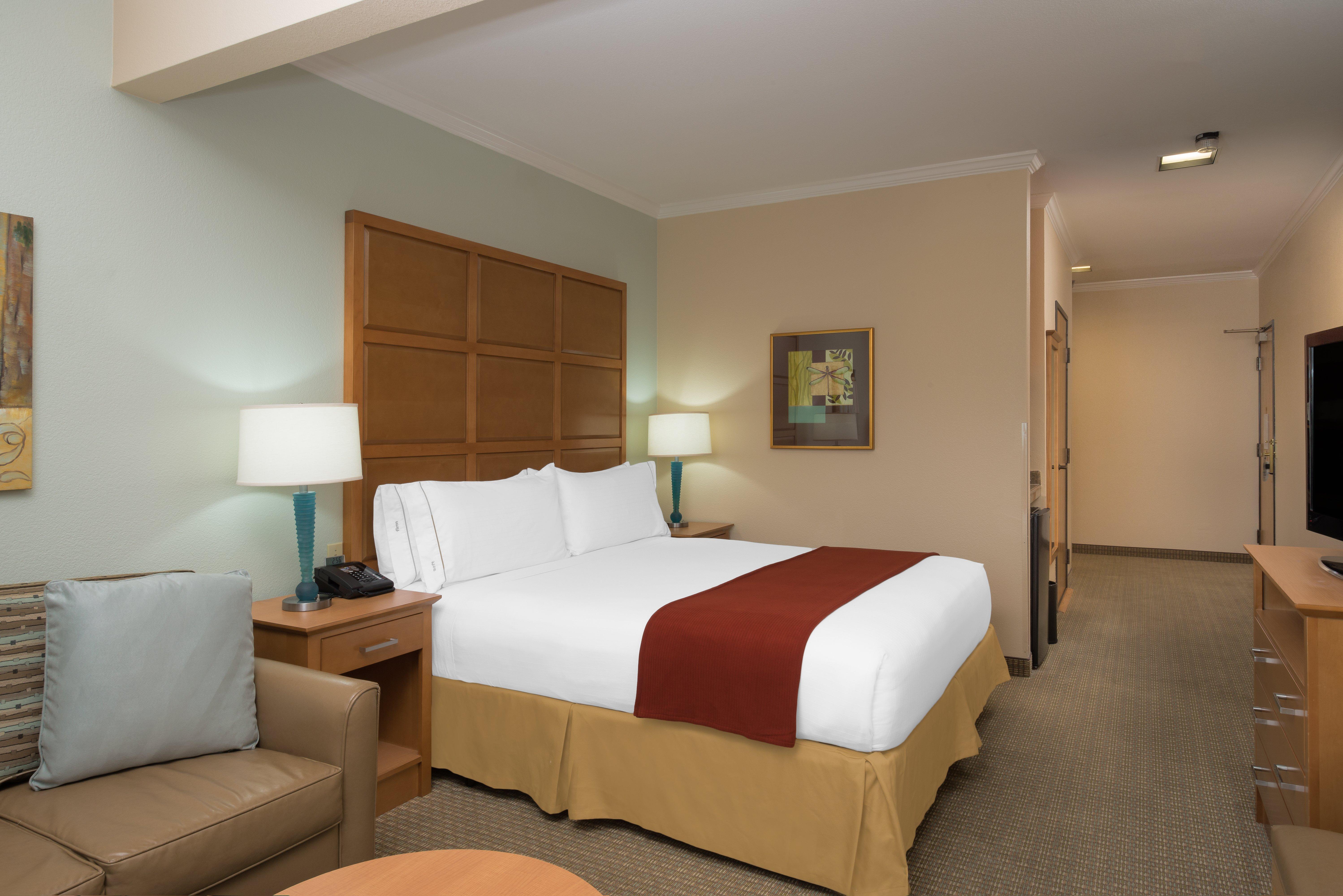 Holiday Inn Express & Suites Santa Clara - Silicon Valley By Ihg Exterior photo