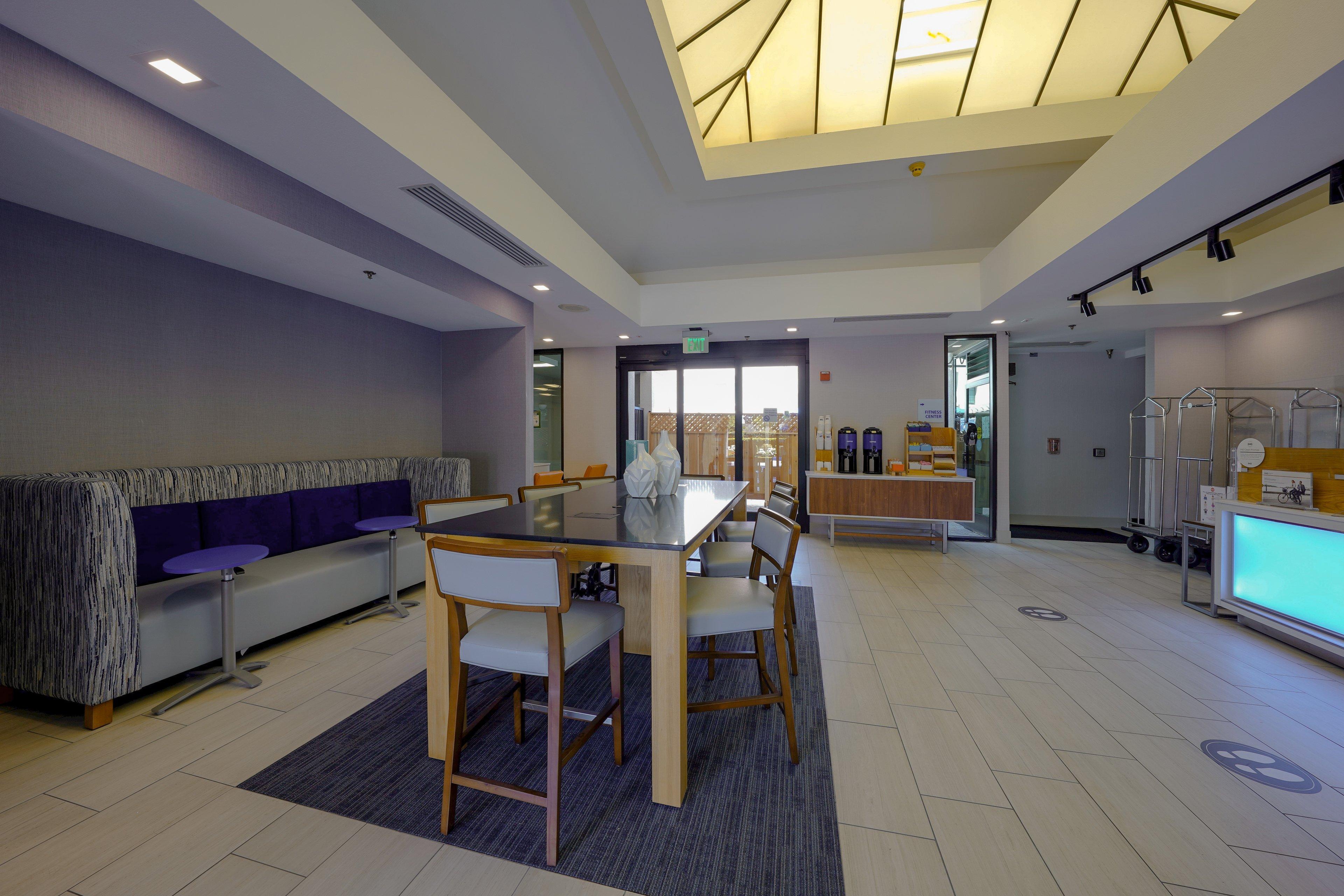 Holiday Inn Express & Suites Santa Clara - Silicon Valley By Ihg Exterior photo