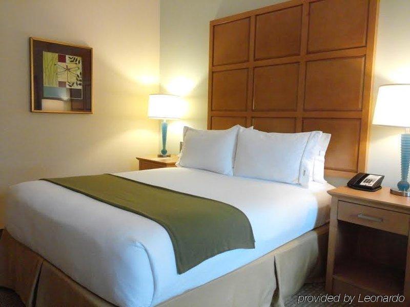 Holiday Inn Express & Suites Santa Clara - Silicon Valley By Ihg Exterior photo